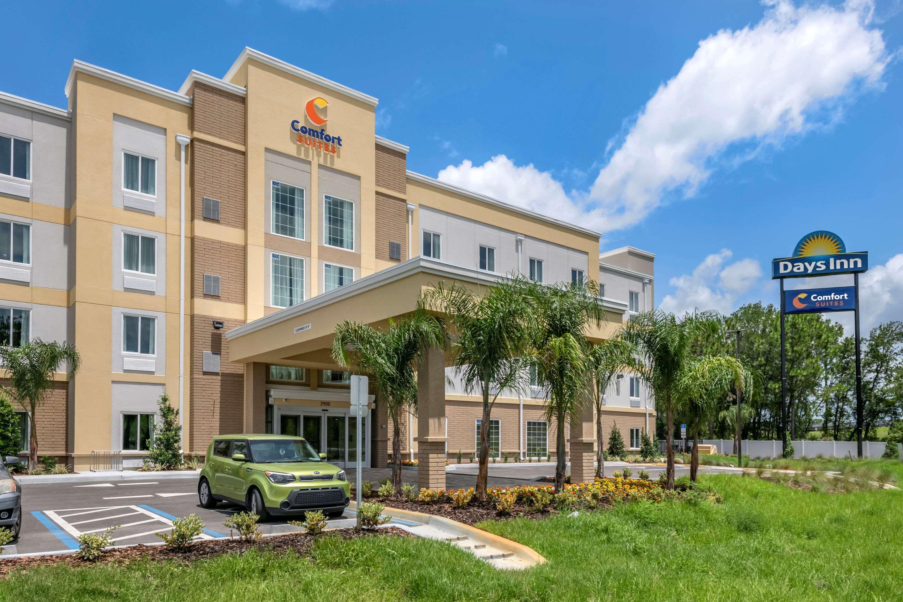 Comfort Suites Daytona Beach-Speedway Exterior photo